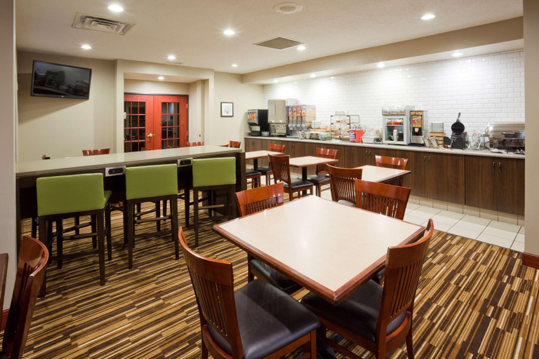 Food & Drinks 5, Country Inn & Suites by Radisson, Willmar, MN, Kandiyohi