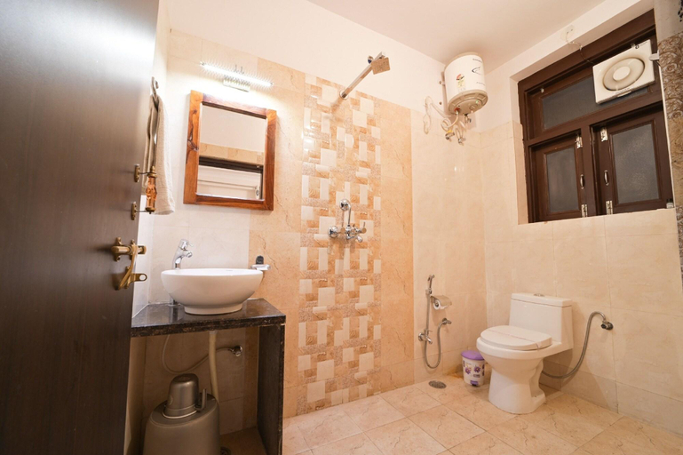 Bathroom 4, Hotel Harsoli Haveli, Jaipur