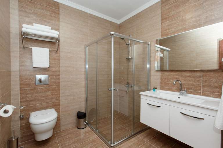 Bathroom 4, Grand Mela Hotel, Maçka
