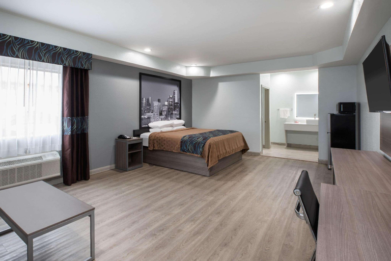 Bedroom 3, Super 8 By Wyndham Humble Fallcreek Houston, Houston
