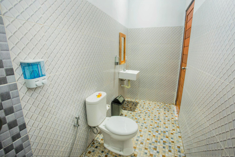 Bathroom 4, Aurora Beach View, Klungkung