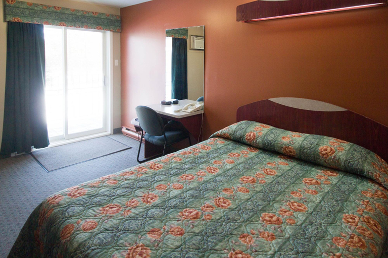 Bedroom 3, Hotel Marineau Mattawin, Mékinac