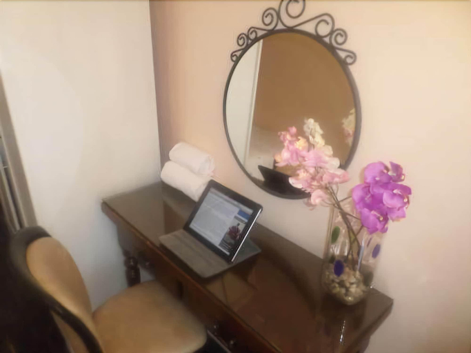 Bedroom 2, Hôtel Marie-Louise, Val-d'Oise