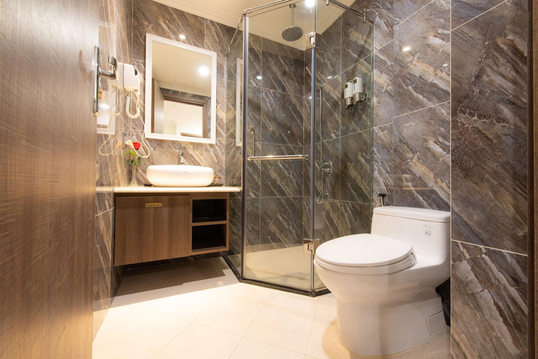 Bathroom 4, Dai Phat Hotel, Cầu Giấy