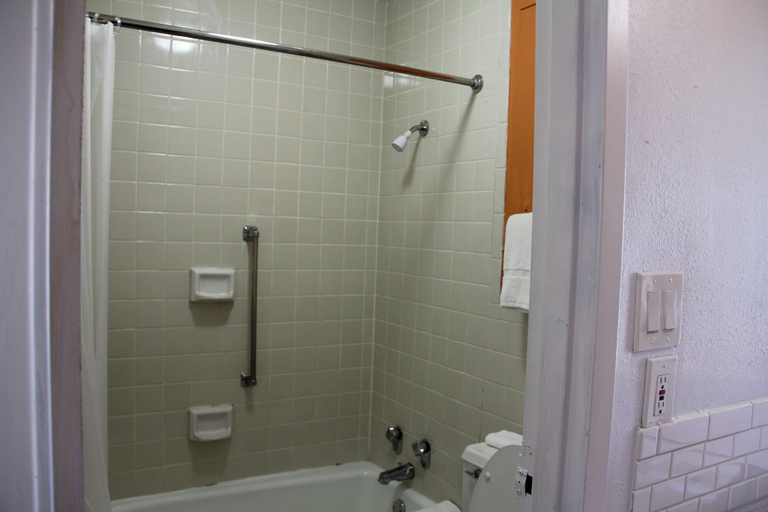 Bathroom 4, LoneStar Inn & Suites, Grayson