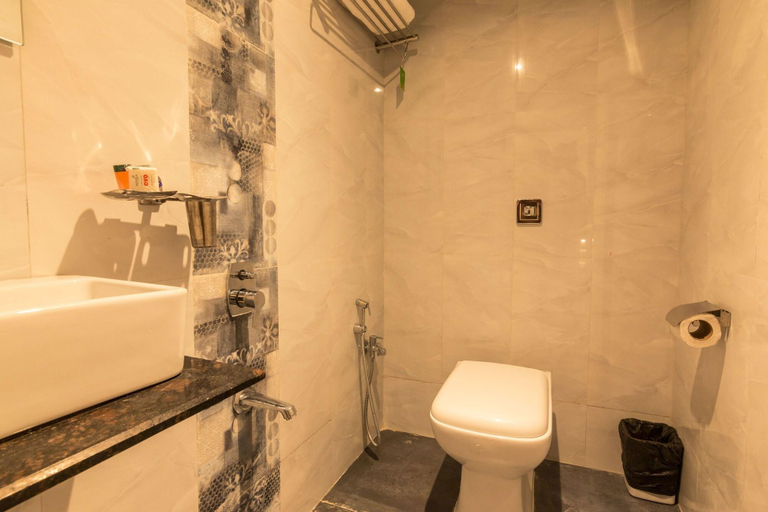 Bathroom, Fortune Elite, Mumbai Suburban