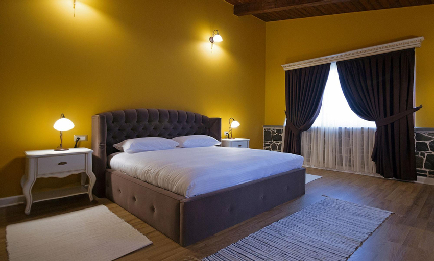 Casa Gaçe Hotel, Korçës