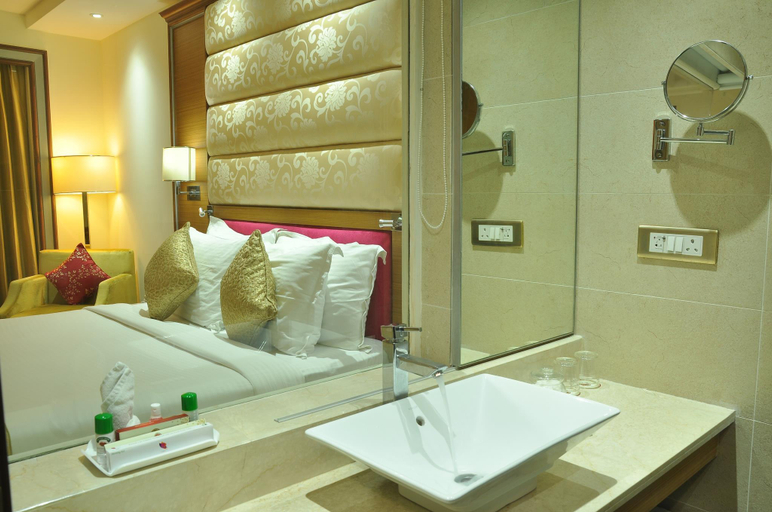 Bathroom 5, Hotel De Sovrani, North 24 Parganas