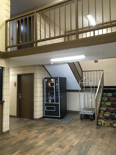 Public Area 2, Executive Inn Pine Bluff, Jefferson