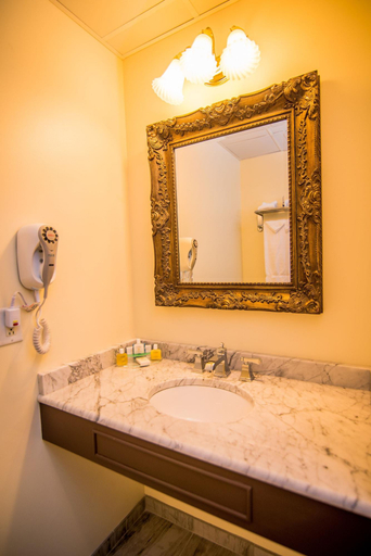 Bathroom 4, Landmark Inn, Marquette