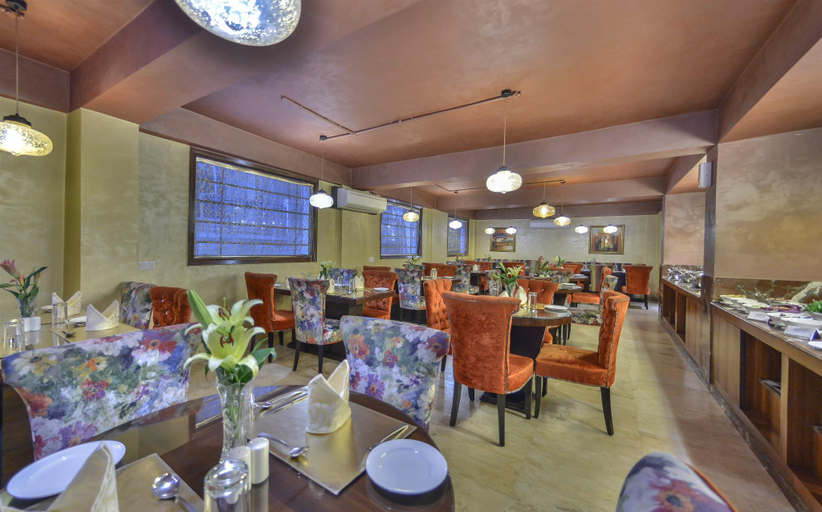Food & Drinks 5, Batra Hotel and Residences, Srinagar
