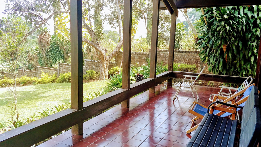 Villa Yaputra Puncak 4BR 10-persons, Bogor