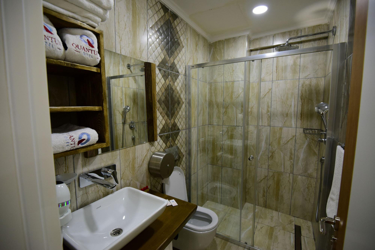 Bathroom 4, Quantum Otel, Merkez