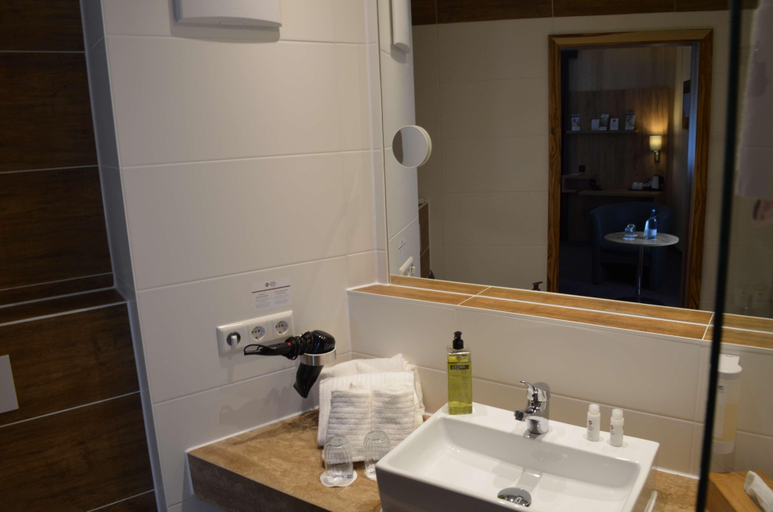 Bathroom 4, Premier Inn Lindau, Lindau (Bodensee)