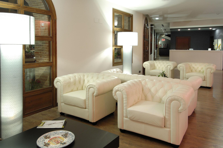 Public Area 3, Hotel Cienbalcones, Zaragoza