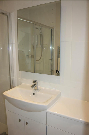 Bathroom 3, The Aidan Guest House, Warwickshire