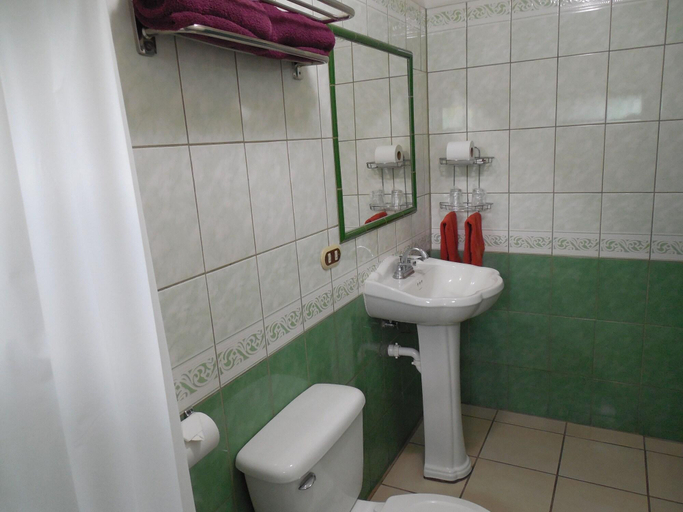 Bathroom 5, Hotel Bristol Aeropuerto, Alajuela