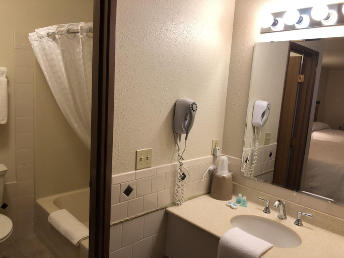 Bathroom 4, Yellowstone Village Inn and Suites, Park
