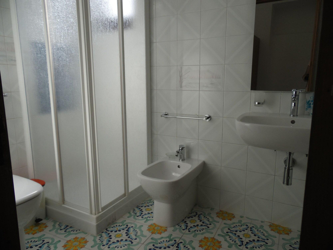 Bathroom 5, Hotel Da Franco Relax & Pool, Messina