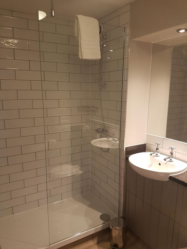 Bathroom 3, The Bluebird Inn at Samlesbury, Lancashire