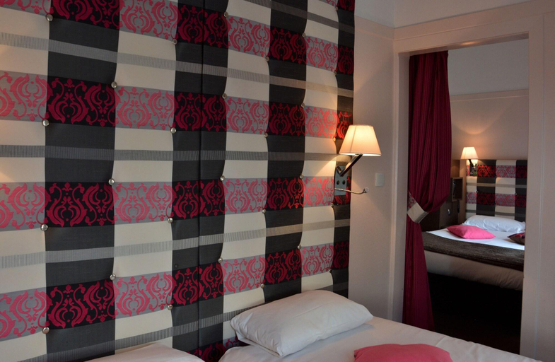 Bedroom 2, Hotel Des Bains, Manche