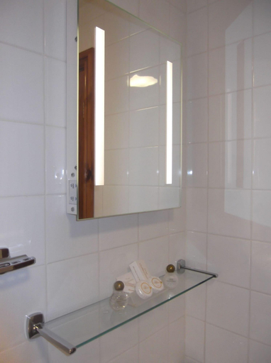 Bathroom, Brandon Lodge, Herefordshire