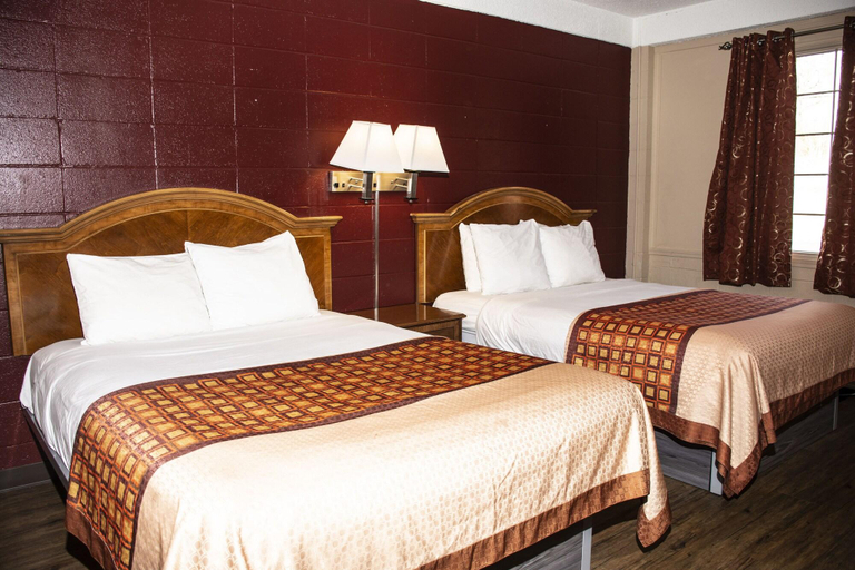 Bedroom 4, Budget Inn Carthage, Smith