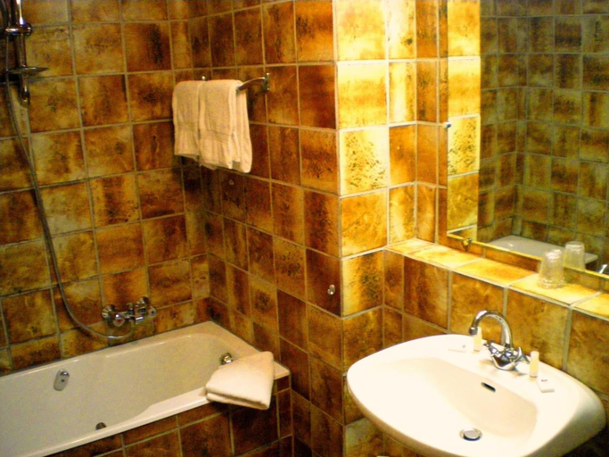 Bathroom 4, Hôtel Des Vosges, Bas-Rhin