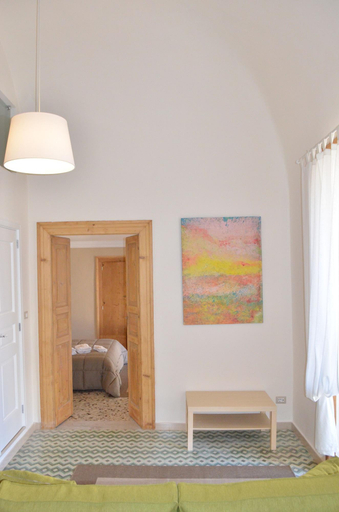Bathroom 4, Porta Baresana, Bari