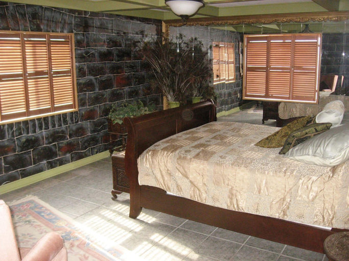 Public Area 3, Shady Lady Bed & Breakfast, Nye