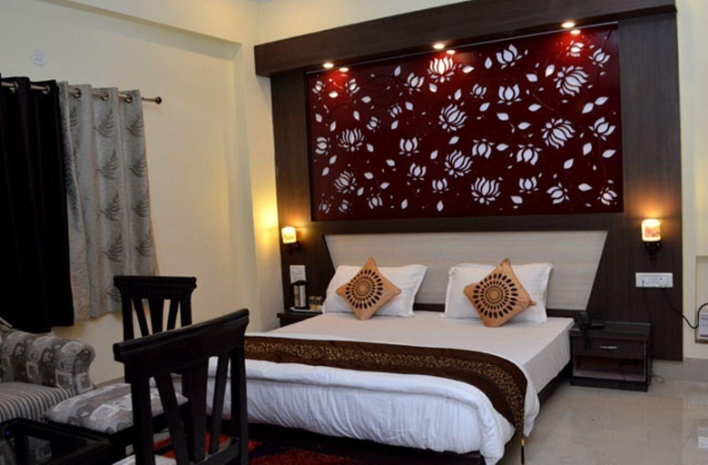 Bedroom 2, Hotel Park Roots, Dehradun