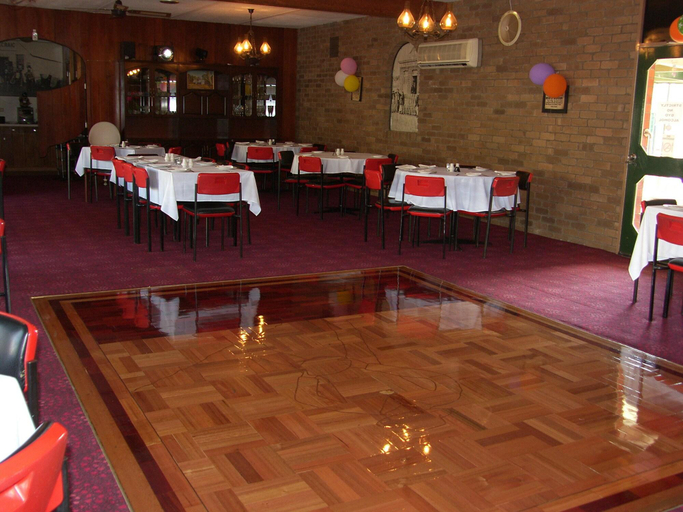Food & Drinks 4, Wedderburn Goldseeker Motel, Loddon - South