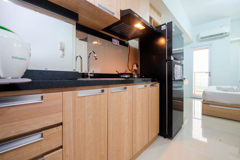 Others 4, Comfy and Nice Studio Apartment at Tamansari Mahogany By Travelio, Karawang
