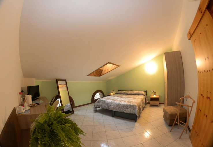 Bedroom 3, B&B "al Pesce Vela", Como