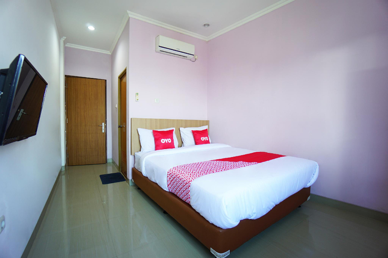 Bedroom, OYO 1573 Mahera Guest House, Manado