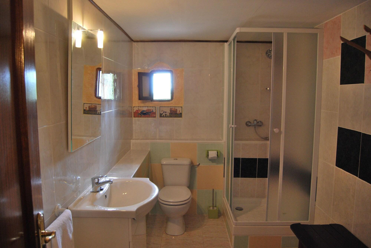 Bathroom 4, Casa Rural Haitzetxea, Navarra