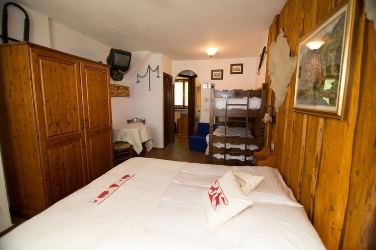 Bedroom 4, Hotel Edelweiss, Cuneo