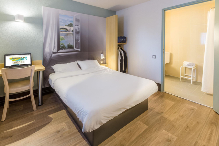 Bedroom 3, B&B HOTEL CHARTRES Oceane, Eure-et-Loir