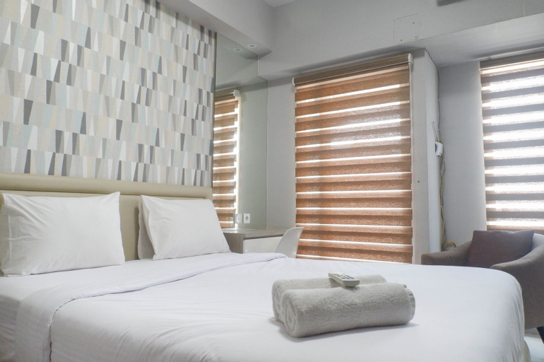Studio Room Apartment Connected to Mall at Tanglin Supermall Mansion By Travelio, Surabaya