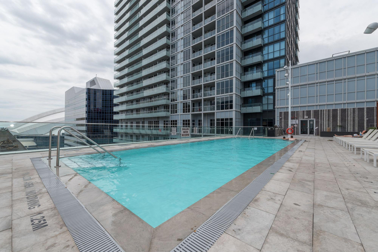 Sport & Beauty 2, Grand Royal Condos - CN Tower, Toronto