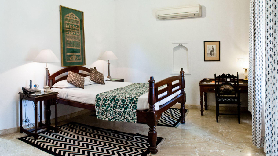 Public Area 2, Neemrana's - Deo Bagh, Gwalior