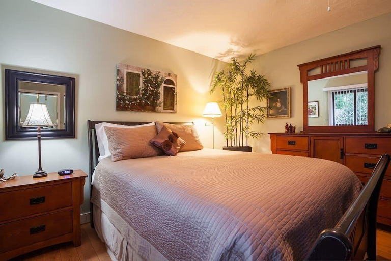 Bedroom 3, Coles Bay Vacation Retreat, Capital