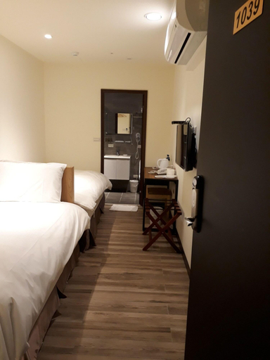 Bedroom 4, Honest&Warm Hotel, Taoyuan