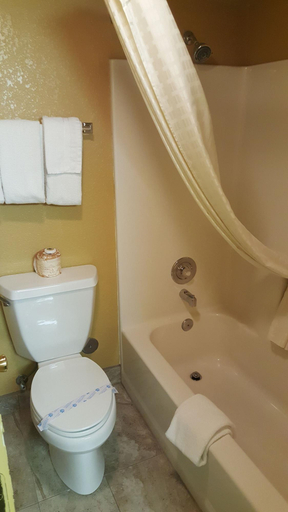 Bathroom 4, The KC Motel Show Low, Navajo