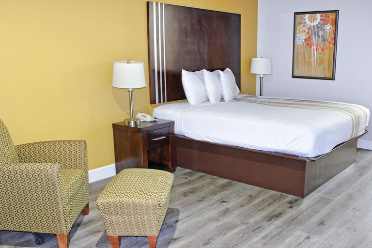 Bedroom 3, Palacio Royale Inn Houston Nw, Houston