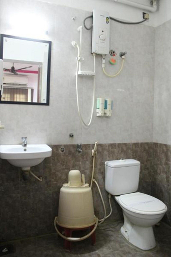 Bathroom 5, Ekaana Cottages - Alwarpet, Chennai