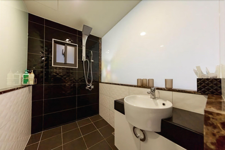 Bathroom 3, Light Dew Bed And Breakfast, New Taipei City