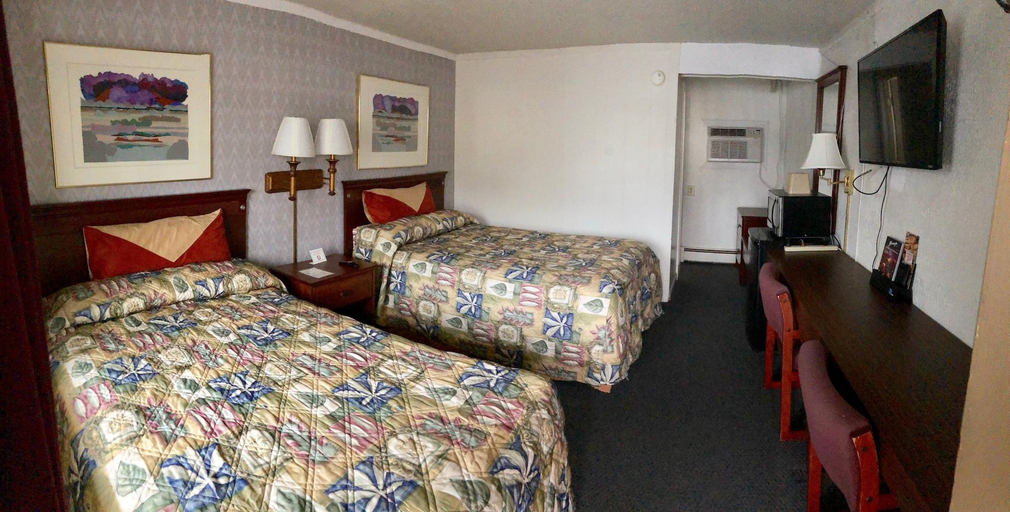 Bedroom 4, Economy Inn of Bloomington, Monroe