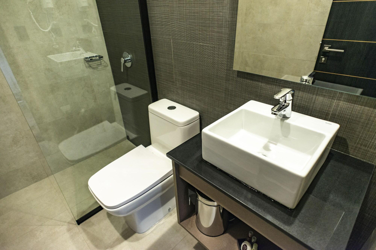 Bathroom 4, Hotel H9, Valparaíso
