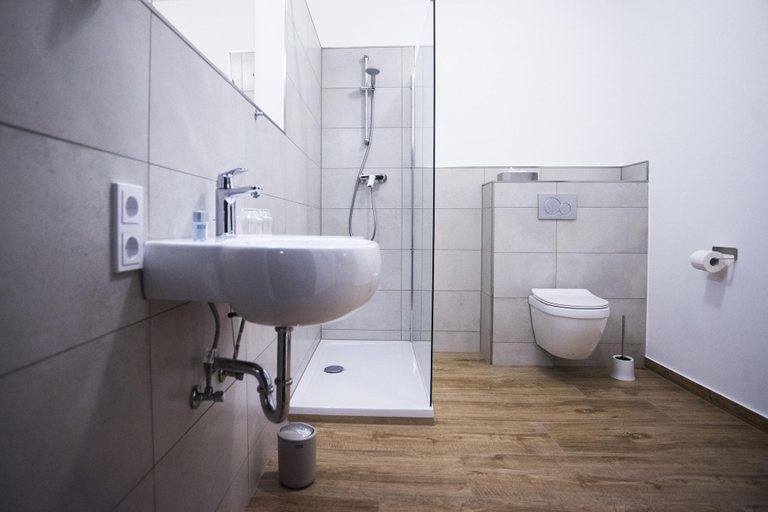 Bathroom 5, Hotel Wiesengrund, Vechta